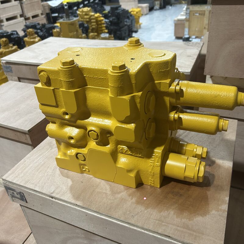 Bulldozer Komatsu D60P-12 D65P-12 D65E-12 Control Valve Main Control Valve  Distributor Valve 723-62-11102 723-62-11103 723-62-11100
