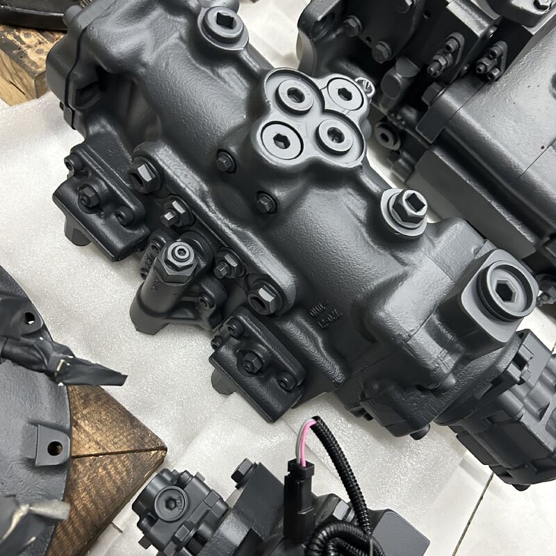 Komatsu Skid Steer Loader SK1026-5 SK1020-5 SK714-5 Hydraulic Pump Piston Pump Main Pressure Pump 720-2T-00033 720-2T-00070