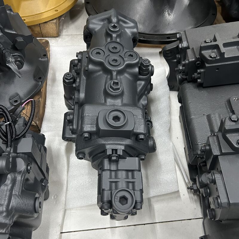 Komatsu Skid Steer Loader SK1026-5 SK1020-5 SK714-5 Hydraulic Pump Piston Pump Main Pressure Pump 720-2T-00033 720-2T-00070