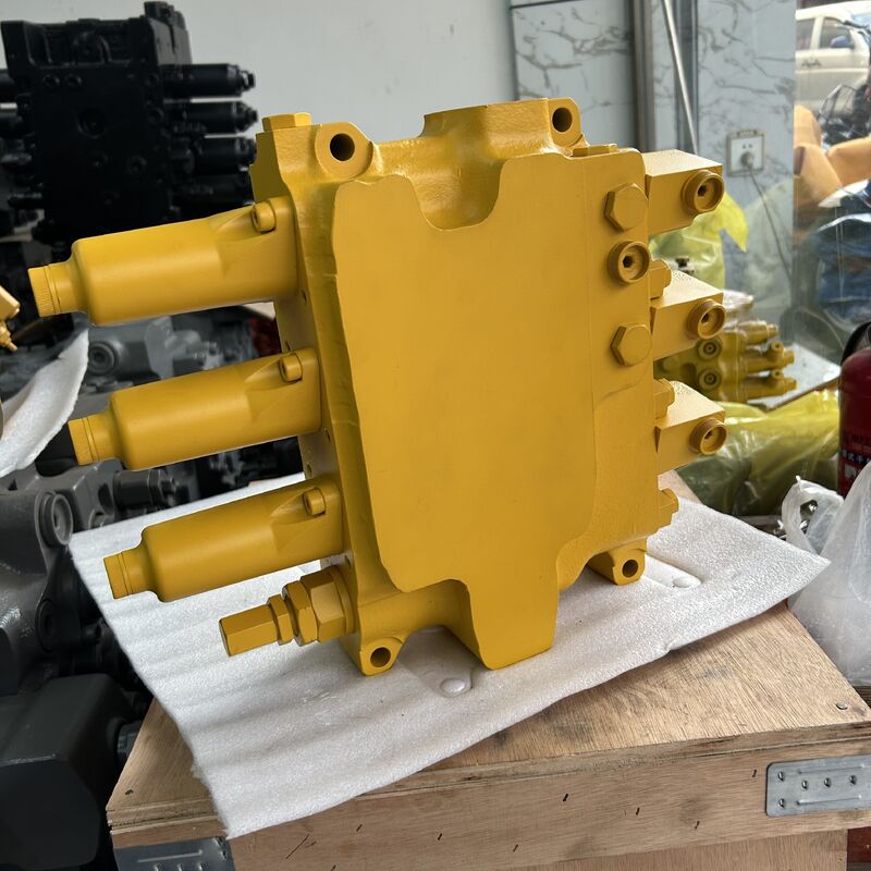 Bulldozer Komatsu D375-3 D375-5 Main Control Valve (Multi-way Distributor)Part Numbers: 709-63-11600 709-63-11601 709-63-11500