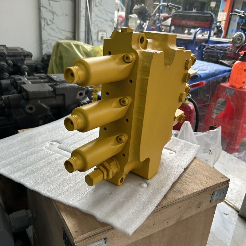 Bulldozer Komatsu D375-3 D375-5 Main Control Valve (Multi-way Distributor)Part Numbers: 709-63-11600 709-63-11601 709-63-11500