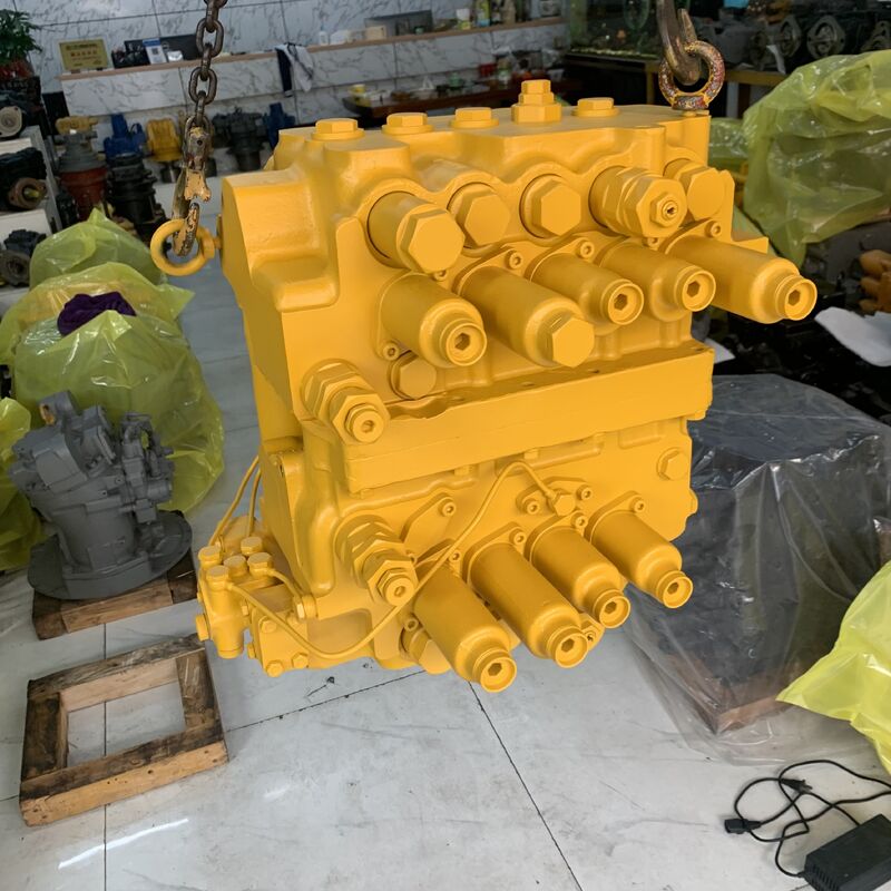 Komatsu PC600-8 650-8 excavator main control valve is 709-99-15100