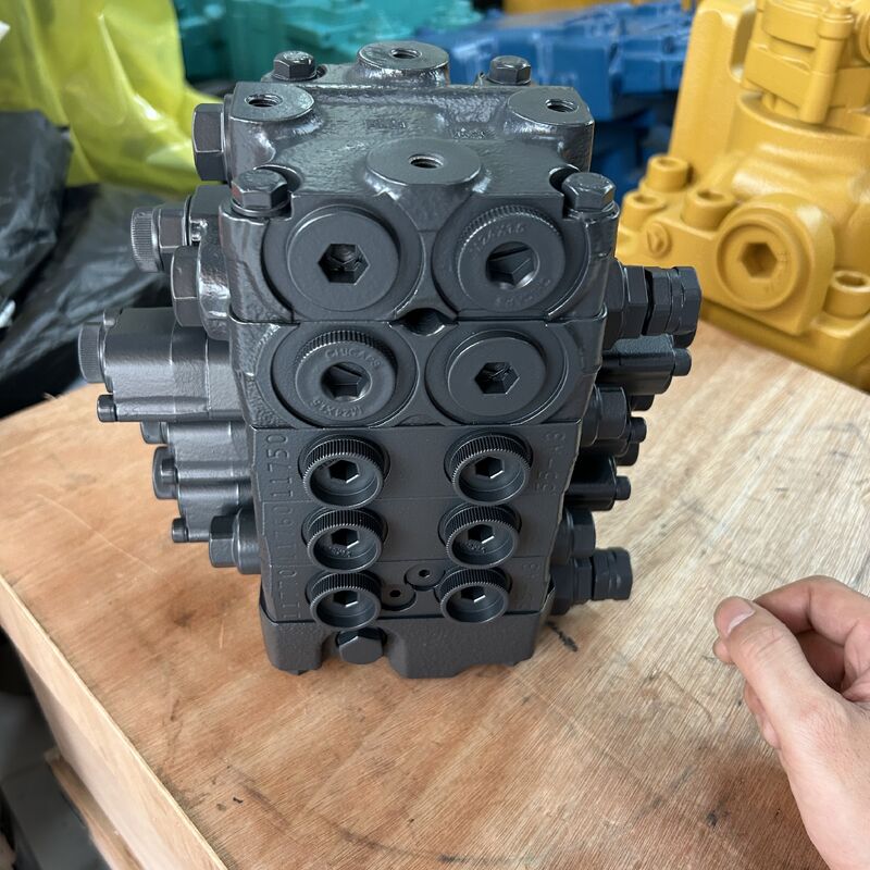 D31 D39 D51 Komatsu Bulldozers Hydraulic Control Valve Assemblies 723-12-12201 723-15-13200 723-14-14300